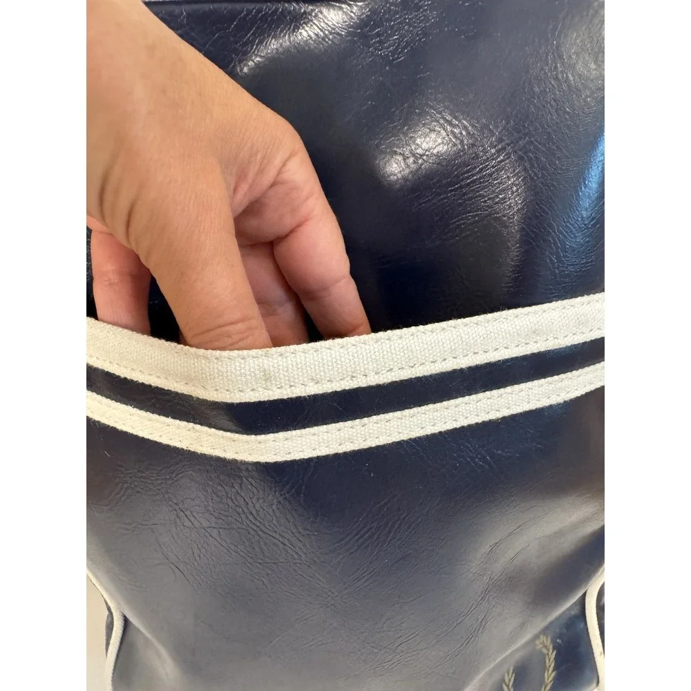 Fred Perry Navy White Flight Bag Crossbody Messenger Laurel Wreath Retro Y2K
